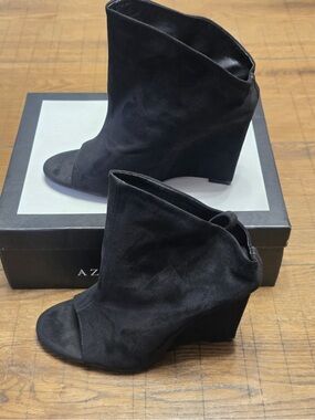 NWT Azalea Wang Novis Black Suede Open Toe Wedge Booties Size 9